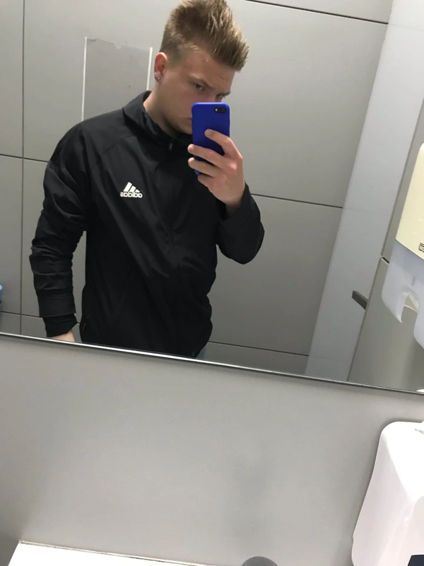 67102B35-71C6-496E-BB81-74E7296A853A