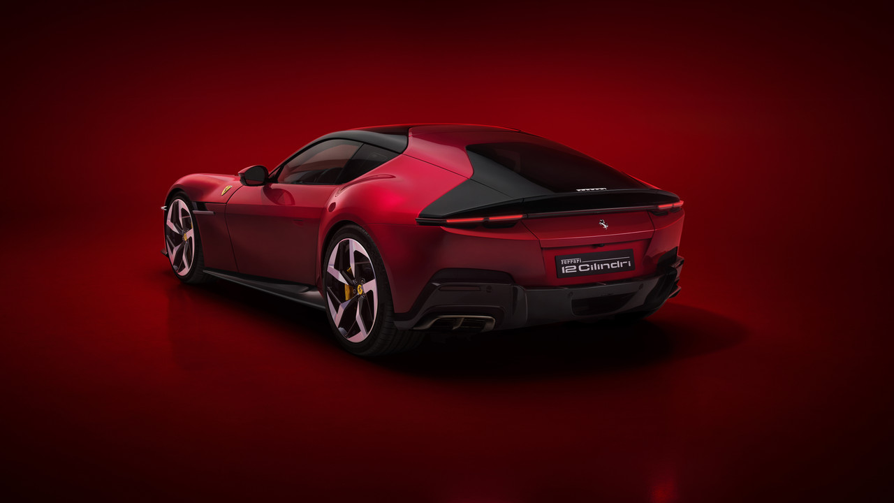 New_Ferrari_V12_ext_01_red_media