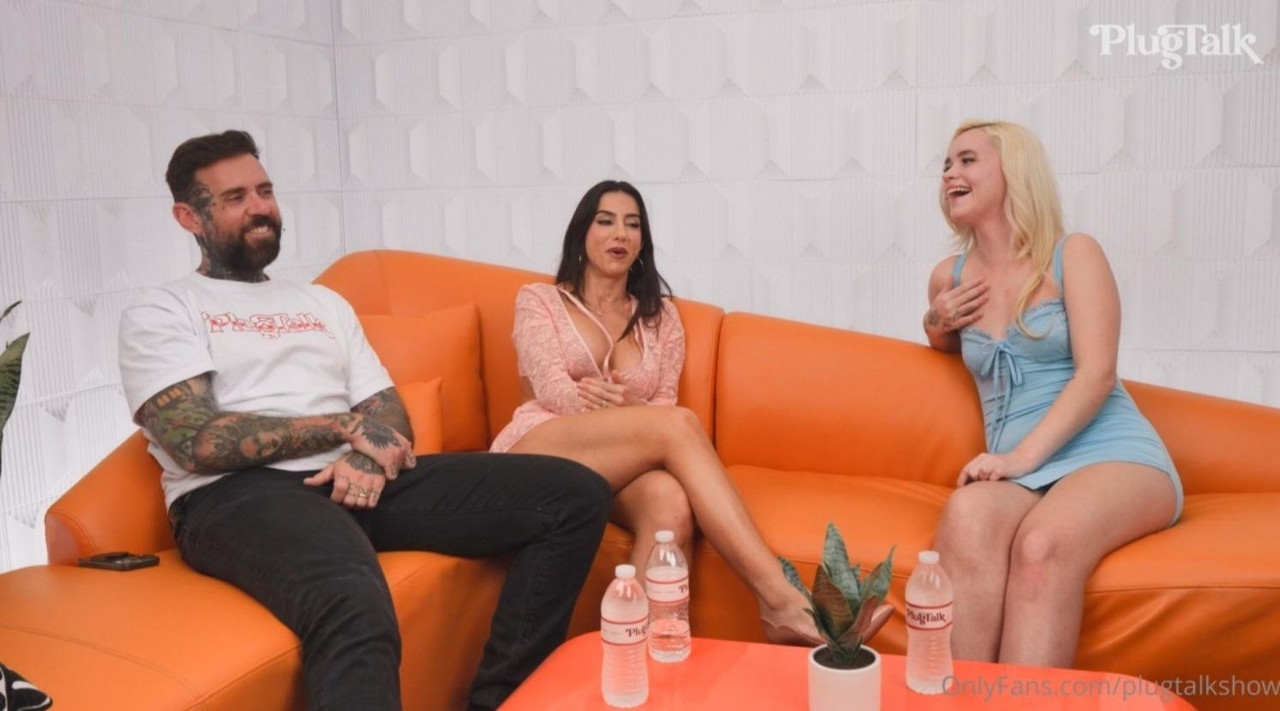 OnlyFans – Khloe Kingsley And Lena The Plug Threesome From PlugTalk (25 04 15) 1080p