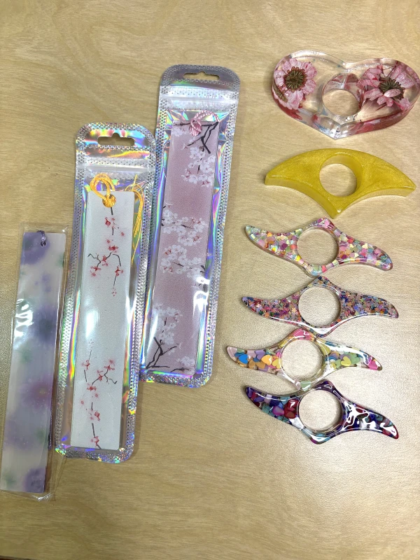 Bookmarks and Page Holder