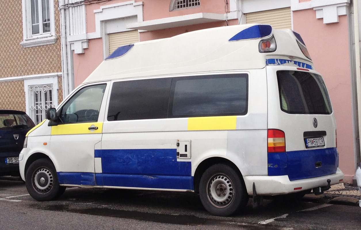 IMG-5291-ex-ambulance-volkswagen-transporter-camper-t5-typ-7h-mk5.jpg