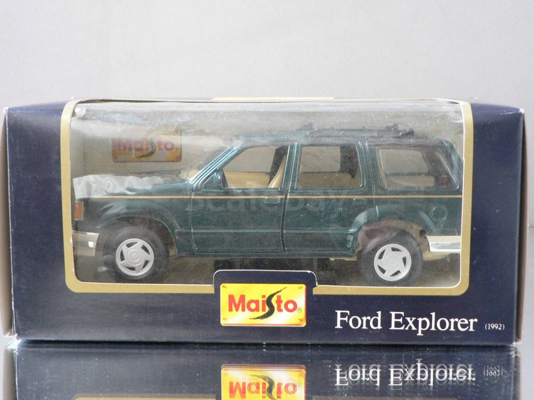 Модель 1 к 24 FORD EXPLORER 1992 Maisto металл  3