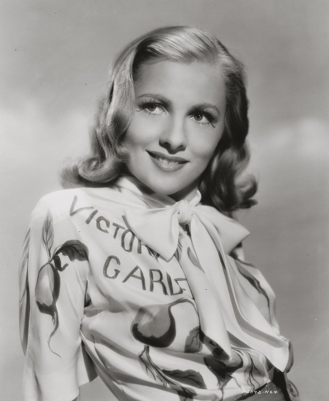 joan_fontaine_b50