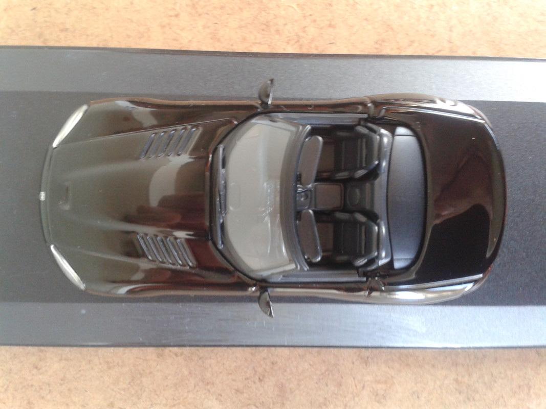 2003 Dodge Viper Mk III SRT-10 Cabrio (Auto Art) (16)