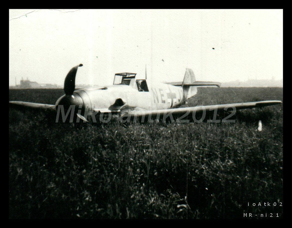 Foto-Abzug, FFS A-B 24 Olmütz, Landung mit Me Bf 109 Mißglückt, 2 1942, 5026-996