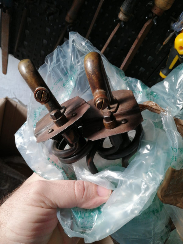 7EB7EE6C-847A-4C1E-BA6A-A6CC5C5B28F9