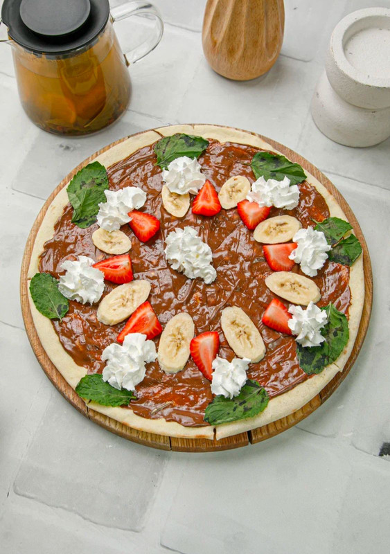 Пицца с нутеллой и бананом (630г)