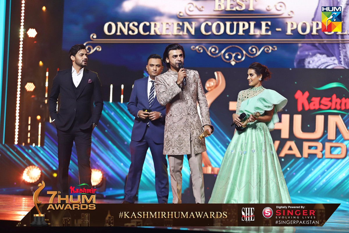 he want to come on stage for given Hum awards