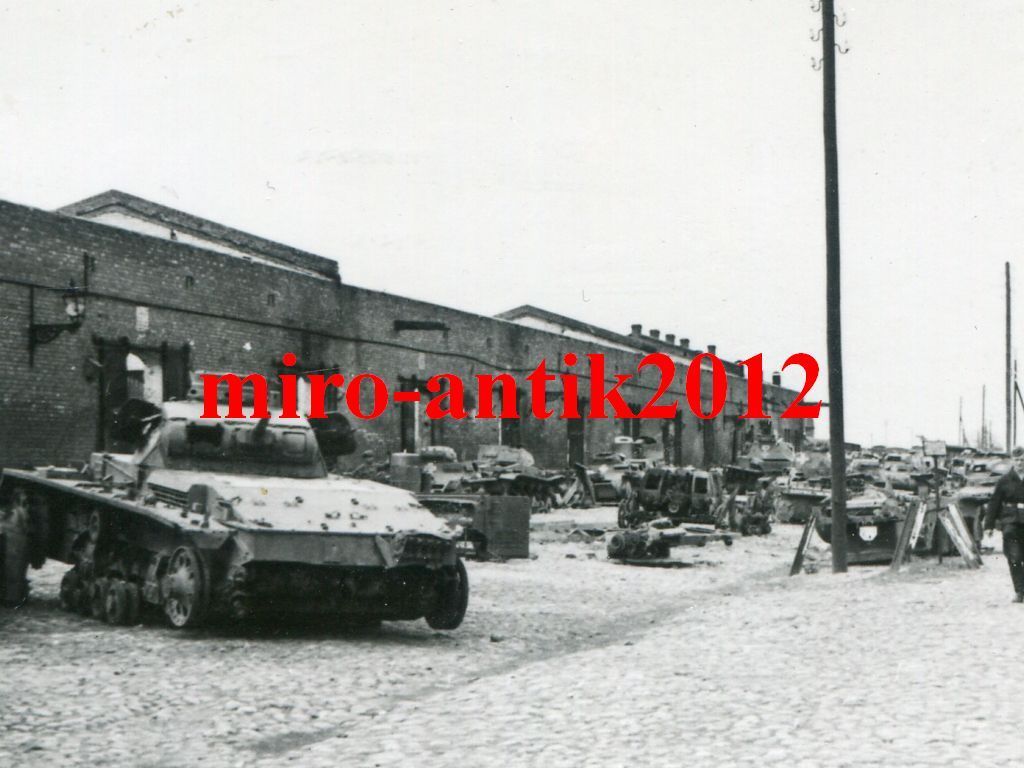 Foto, Wehrmacht, zerstörte deutsche Panzer auf e