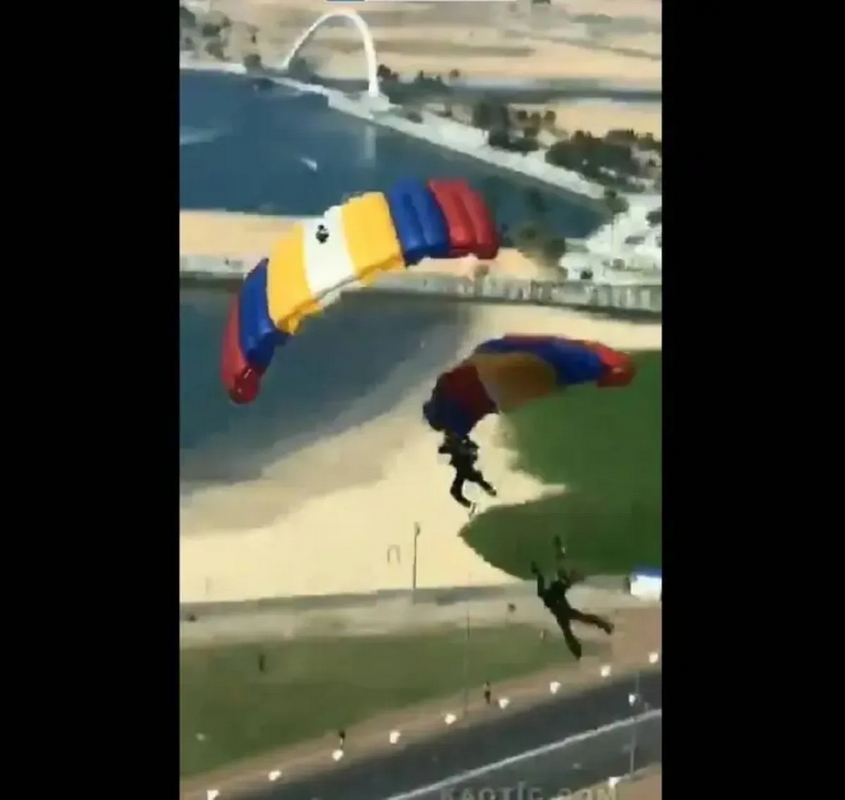 Paracaidistas sufren accidente durante un ensayo en Sri Lanka (Video)
