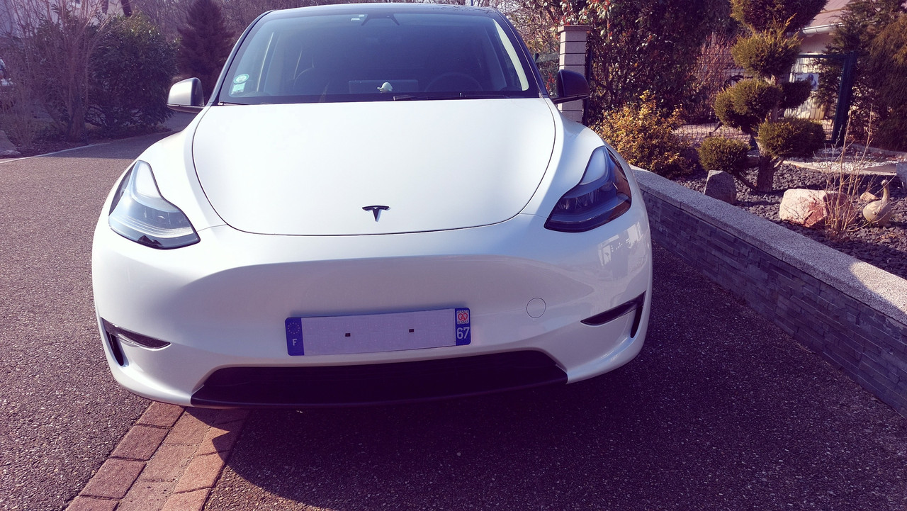 Y face avant sans plaque