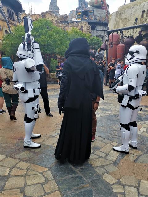 DISNEYLAND ~ STAR WARS: GALAXY'S EDGE, LA GUIA - Blogs de USA - PERSONAJES EN STAR WARS: GALAXY'S EDGE (12)