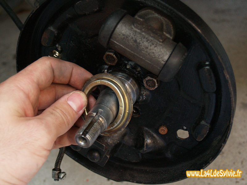 rondelle-etancheite-roulement-arriere-4l