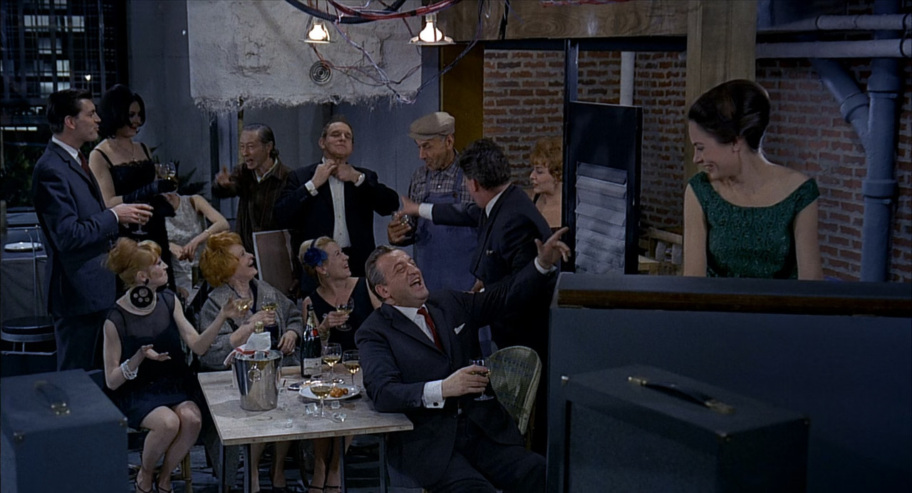 Playtime 1967 Criterion.mkv_snapshot_01.45.08_[2018.01.09_23.32.