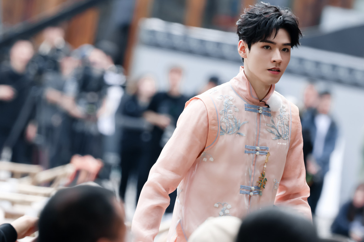 006CT39Tly1hdd4fullqkj35fu3mk7wm