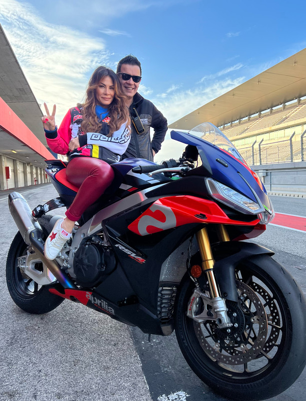 B27076F0-8DA6-4FAA-B748-7AF257E53B98