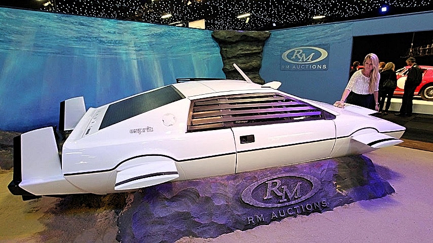 SPY-WHO-LOVED-ME-LOTUS-ESPRIT-SOTHEBY-S-FOTOR.jpg