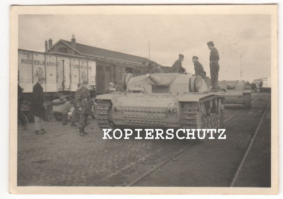 Foto Ausbildung der Sturmgeschütz Battr. 4. Luft