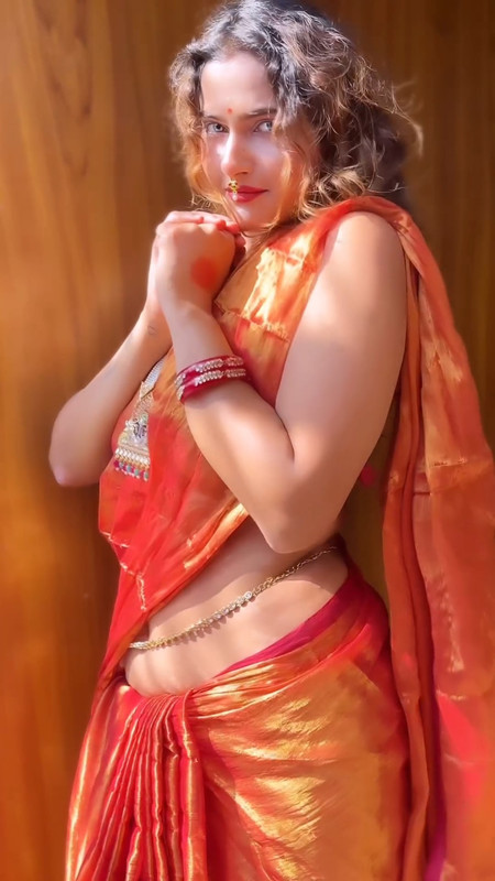 [Image: rajisthani-girl-sexy-wide-belly-and-nave...11-522.jpg]