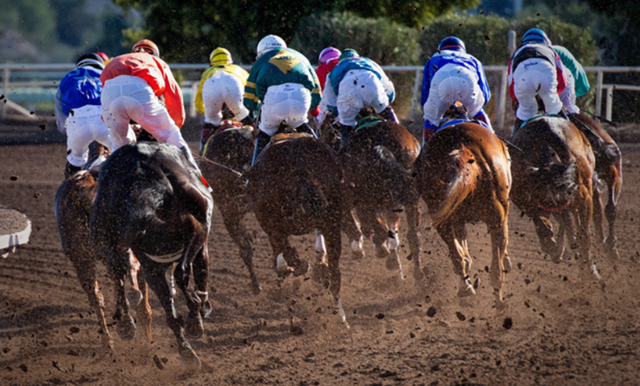 LAS CARRERAS DE CABALLOS EN EL CINE ESPAÑOL: UNA INSTANTÁNEA DE ALGUNOS MOMENTOS ICÓNICOS