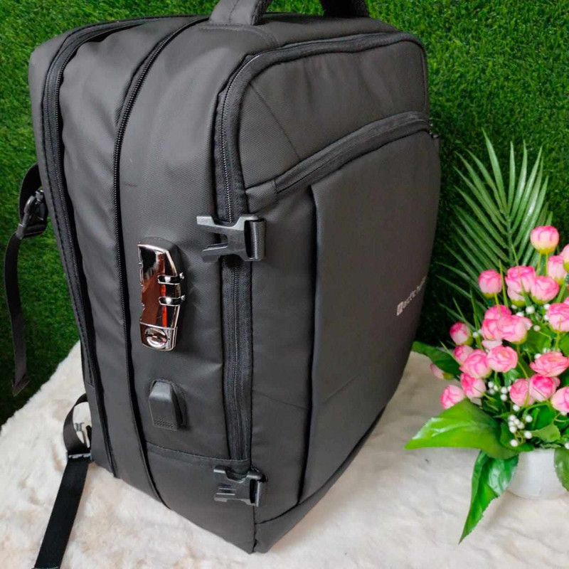 Model-R39 সুটকেস ব্যাগপ্যাক সাথে ডিজিটাল লক যা আপনার ব্যাগটিকে রাখবে সম্পূর্ণ সুরক্ষিত।