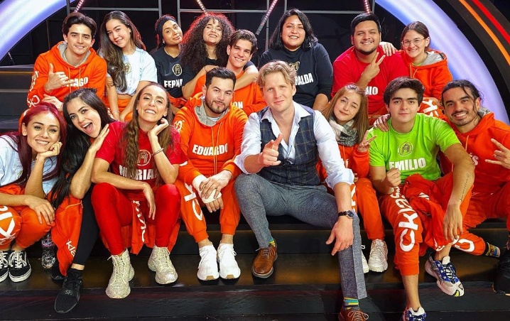 Alumno de “La Academia” le hace el feo a canciones de un reconocido cantante