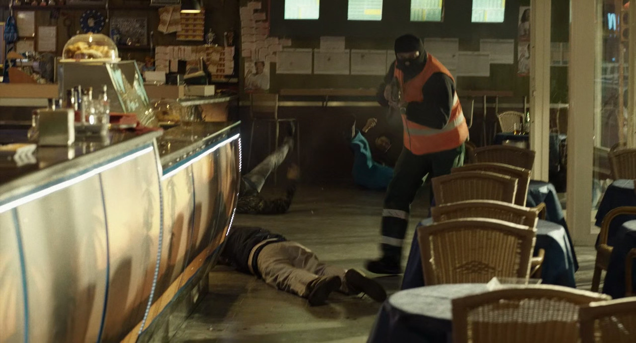 Gomorrah (2014) - S01E01 - The Clan Savastano (1080p x265 r00t)-