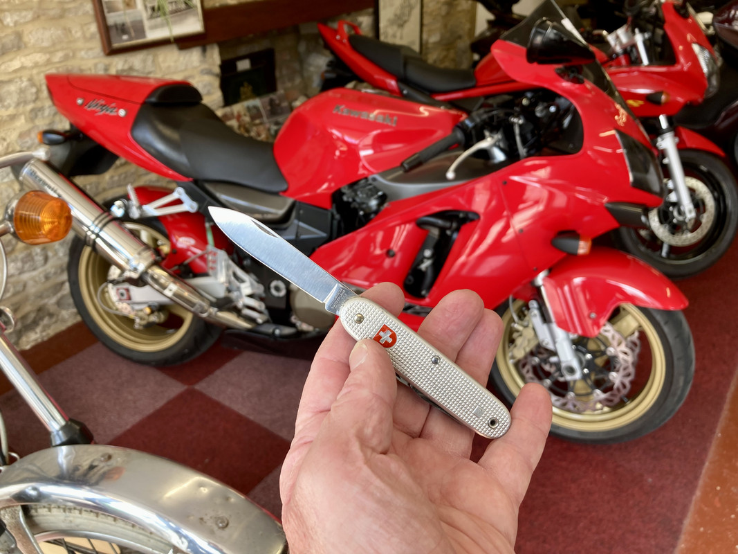 D115B986-D1E8-487E-B2E1-8D5180DFAF54