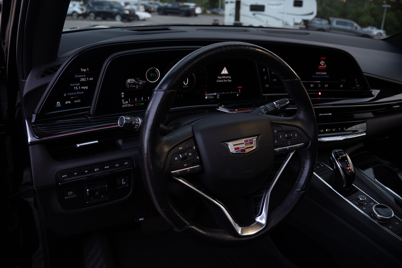 Cadillac Escalade View 39