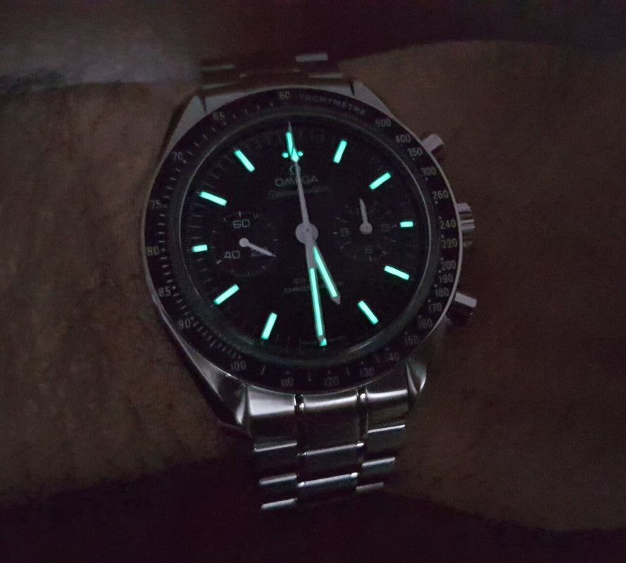 Omega Speedmaster Moonwatch Co-Axial Chronograph 44.25 mm Cal. 9300 (2)