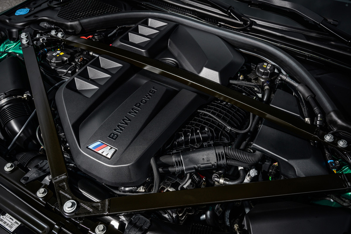 P90548586_highRes_the-all-new-bmw-m4-c