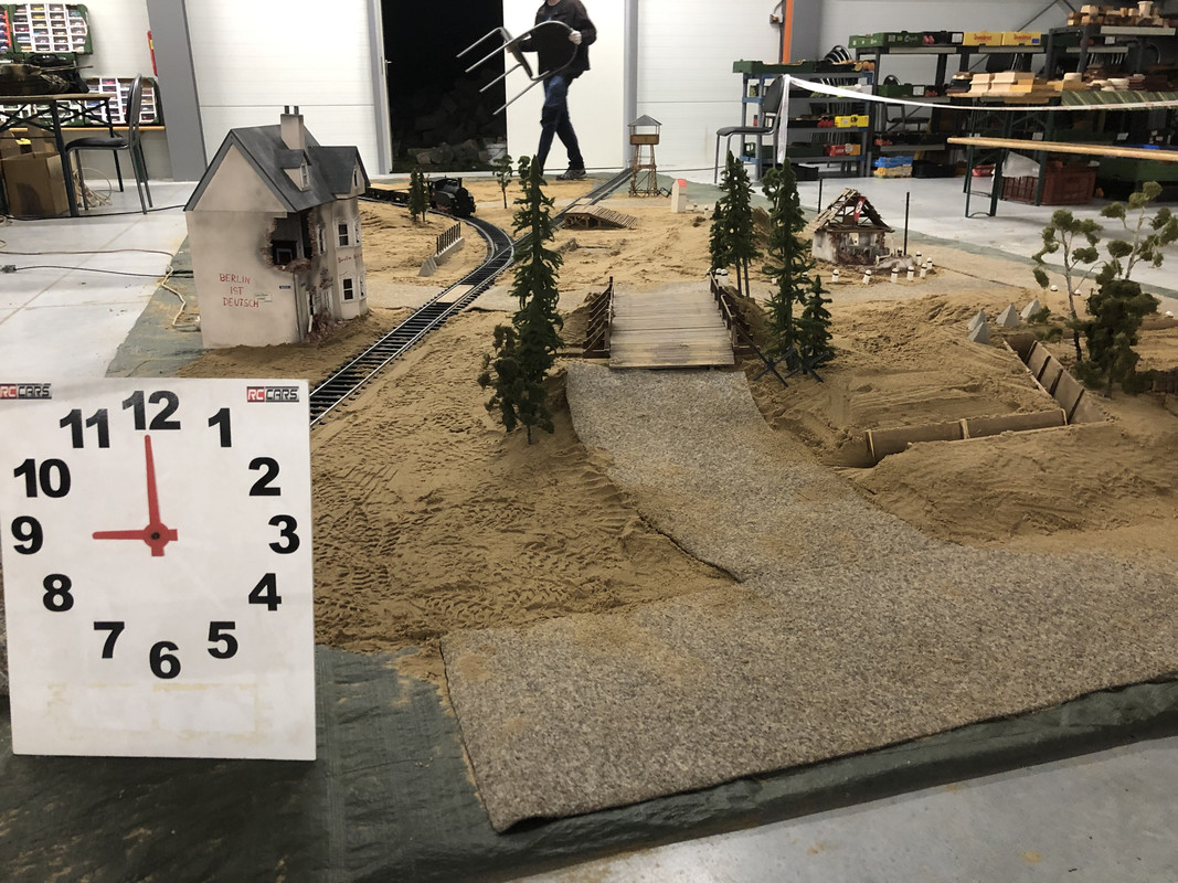 31EE6E8A-3F81-4411-8792-EFFAE008E379