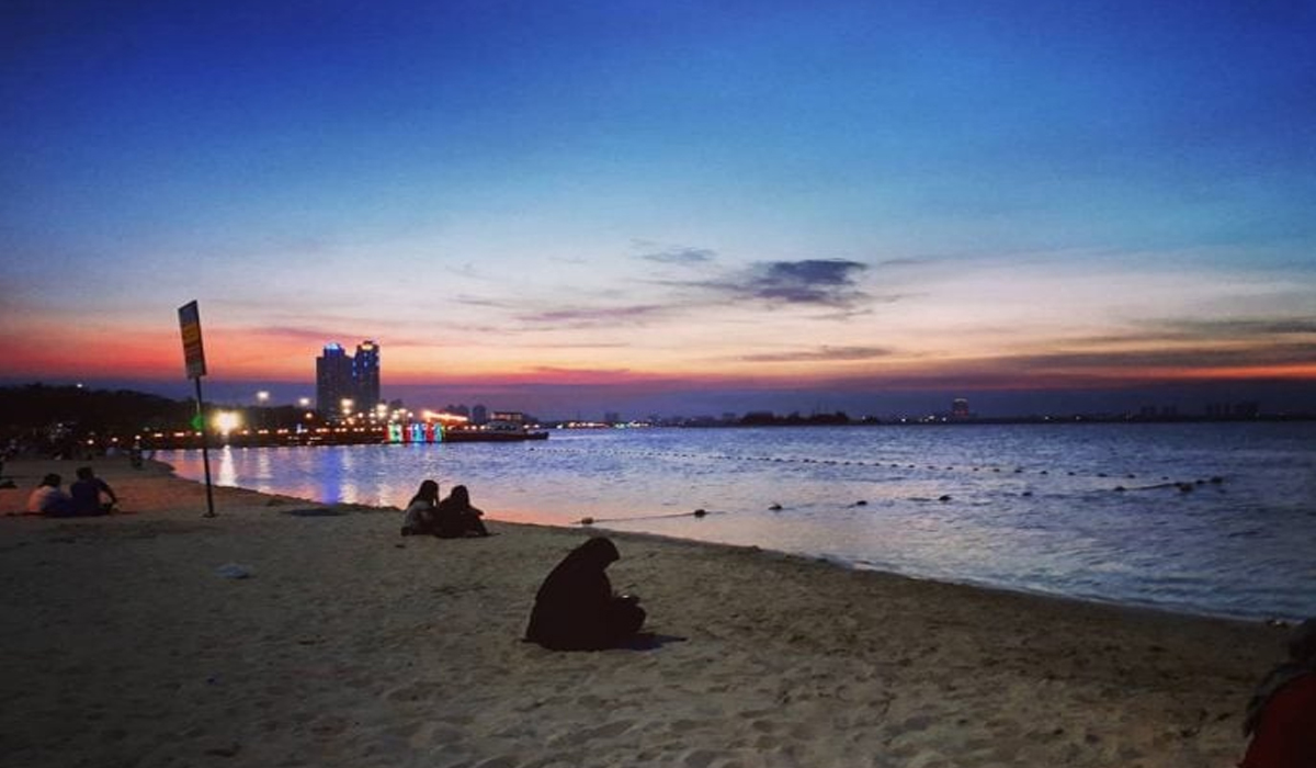 Pesona Keindahan Pantai Marina Ancol yang Sangat Indah dan Memukau