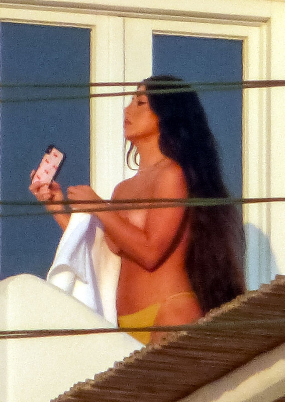 Martha-Kalifatidis-Nude-Sexy-TheFappeningBl(2)