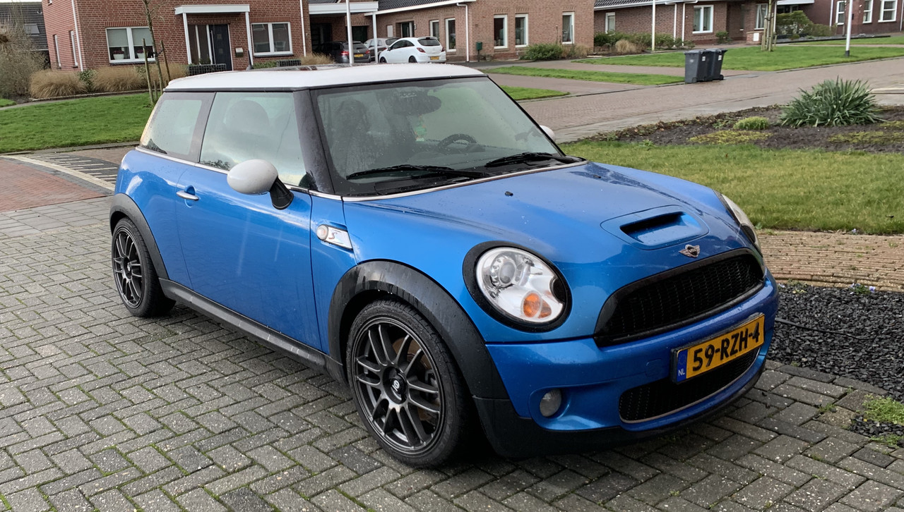 2110FA72-C22E-40B5-849A-9EF0B8E216BA