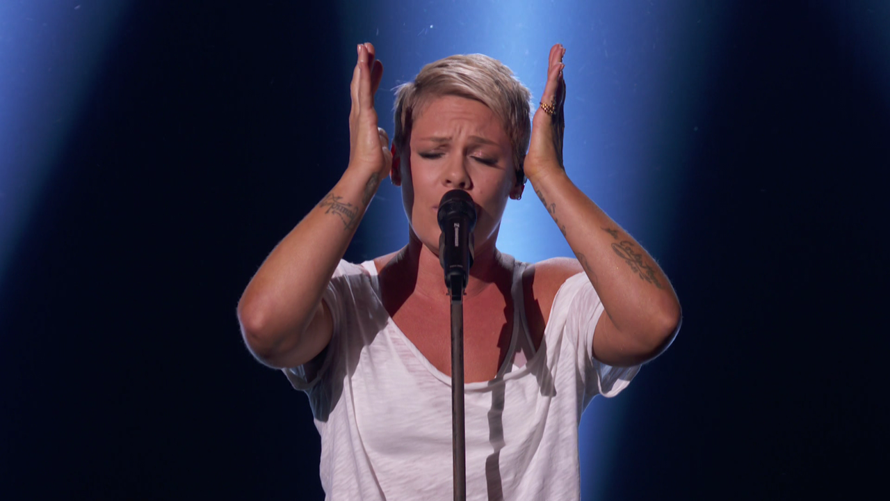 8.Pink - Wild Hearts Can't Be Broken(Grammy 2018,Jan 28)(FEED-10