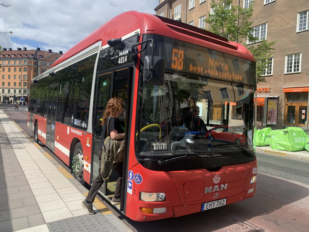 B9107EAE-057A-4F2E-9CD6-2214CF693E26