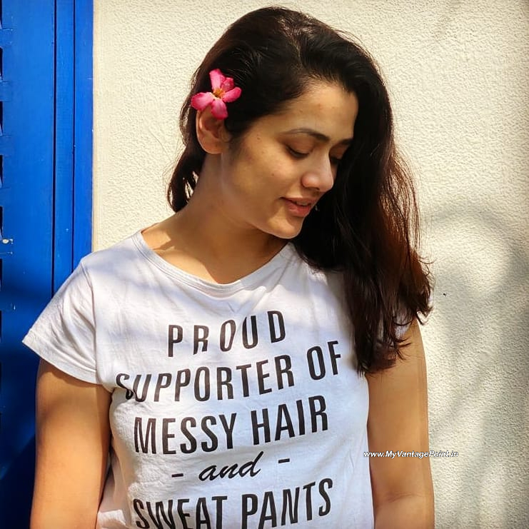 12-Girija-Oak-Godbole-Hot-Photos-HD-Mobile-Wallpaper-In-Western-Outfits-My-Vantage-Point