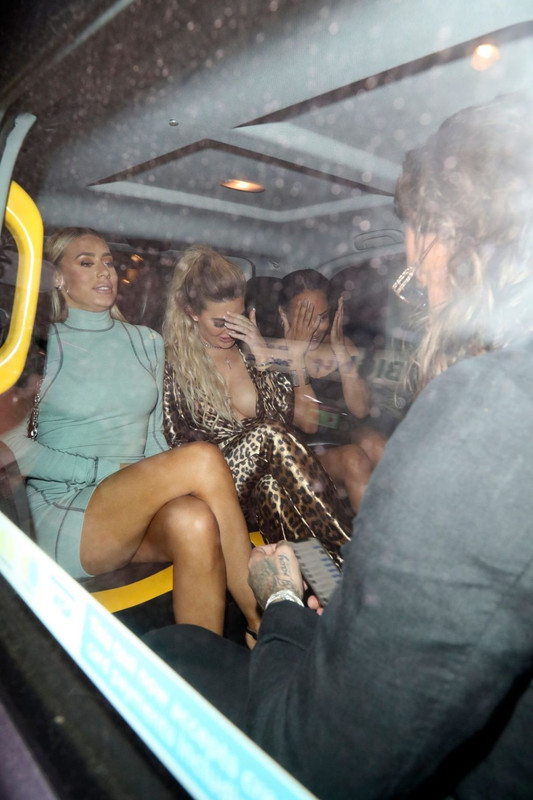 Megan-Barton-Hanson-Nip-Slip-Lisa-Maffia-UpskirtSTARS.com (30)