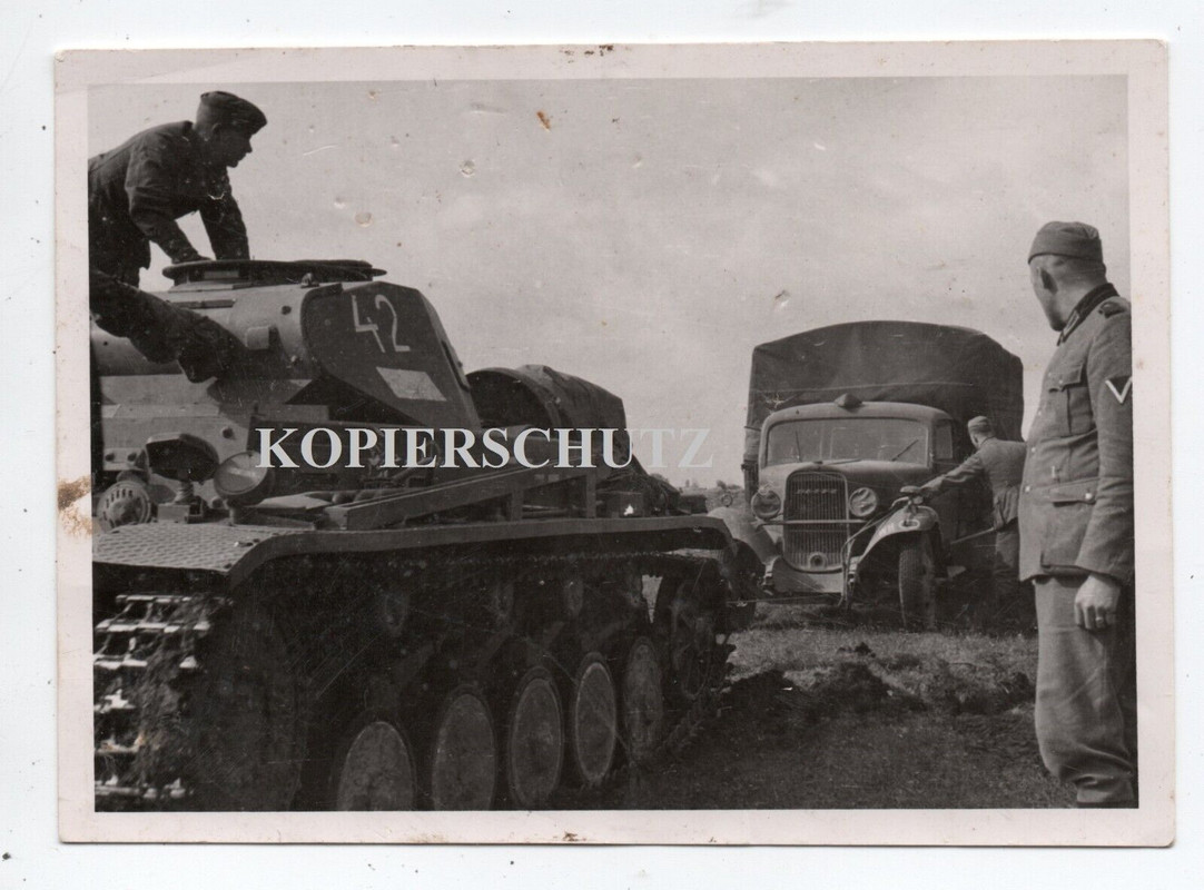 s33 - Vormarsch zerst. SDkfz Panzer Tank Sturmgeschütz LKW Kennung Soldat