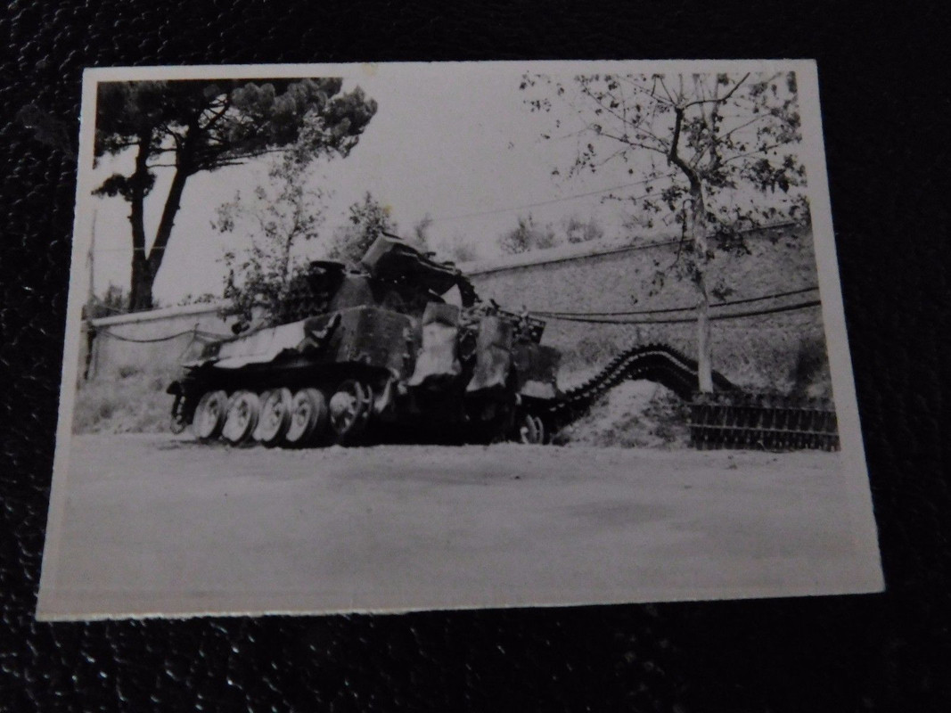 PHOTO OF KNOCKED OUT GERMAN TANK 3RD DIVISION ITALY