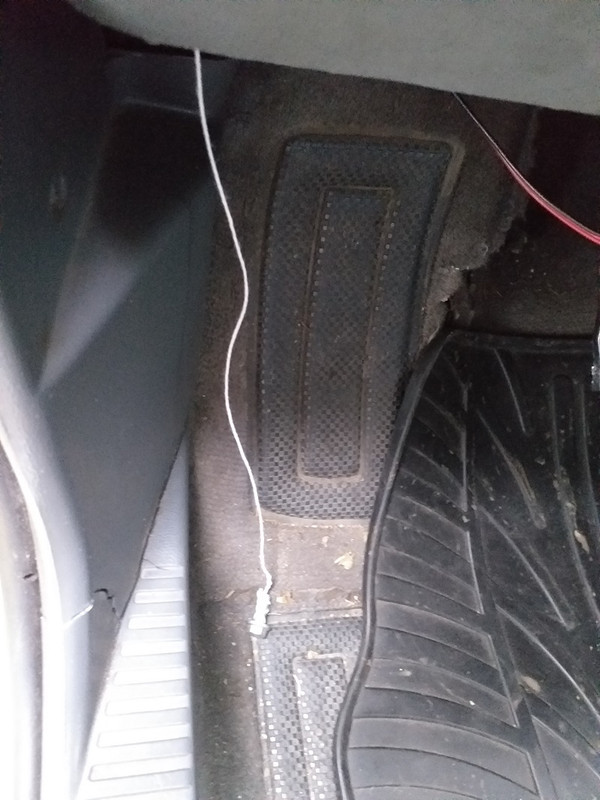 R25 Câble Capot passage suite & fin (2)