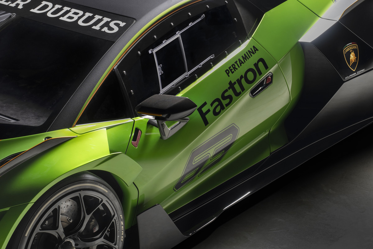 Lamborghini_Essenza_SCV12_11