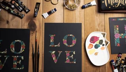 Illustrative lettering with gouache : Paint a captivating floral lettering Illustration