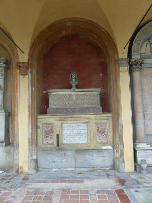 i016710