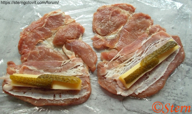 Крученики в грибной подливе