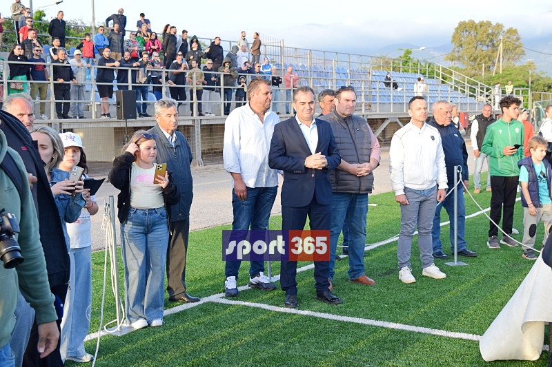 , &Tau;&omicron; &phi;&omega;&tau;&omicron;&rho;&epsilon;&pi;&omicron;&rho;&tau;ά&zeta; &tau;&omicron;&upsilon; &tau;&epsilon;&lambda;&iota;&kappa;&omicron;ύ &Epsilon;&rho;ά&nu;&eta;-&Pi;&alpha;&nu;&theta;&omicron;&upsilon;&rho;&iota;&alpha;&kappa;ό&sigmaf; (&phi;&omega;&tau;&omicron;)