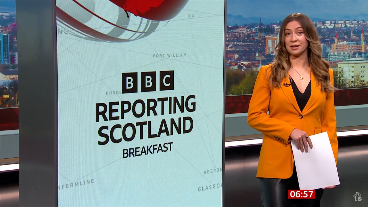 04.16 - 06.50.11 - Breakfast. The BBC's Breakfast programme features ....ts_snapshot_07.32.970