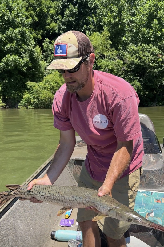 Fishing for longnose gar in Upstate NY with hook-less, rope flies