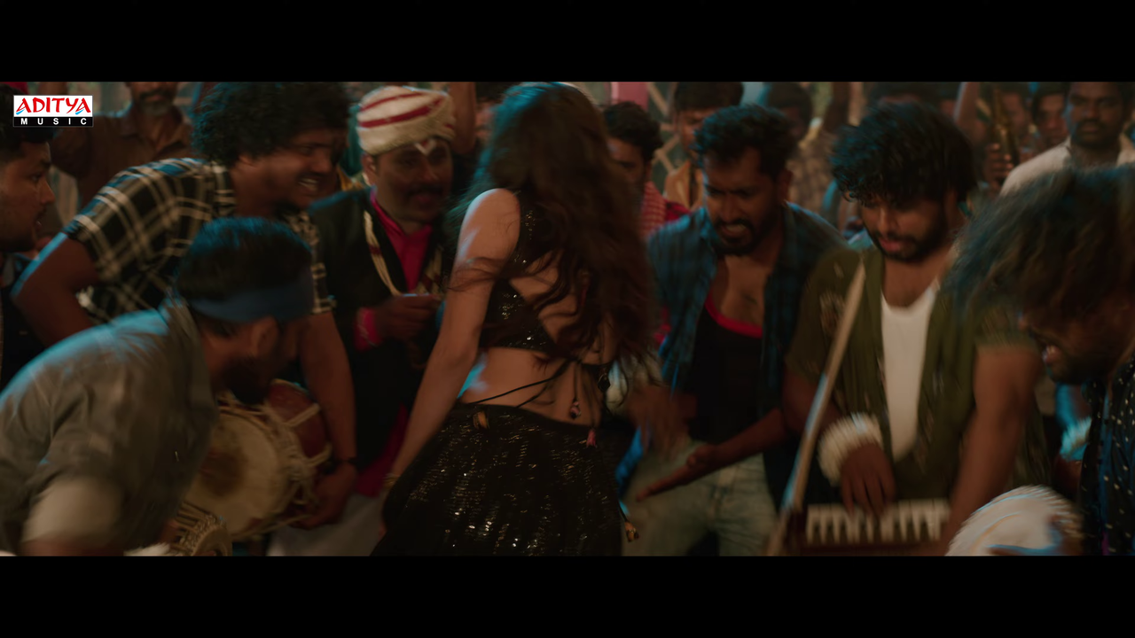 [Image: vlcsnap-2025-12-21-18h23m23s849.png]